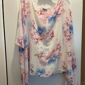 Vince Camuto floral top size L